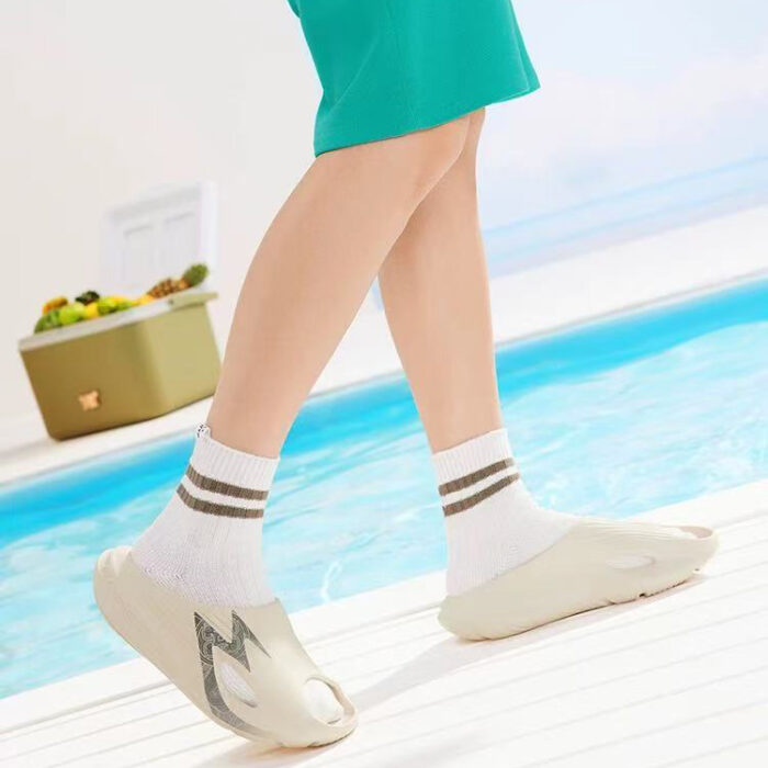 slippers (6) slippers (6)